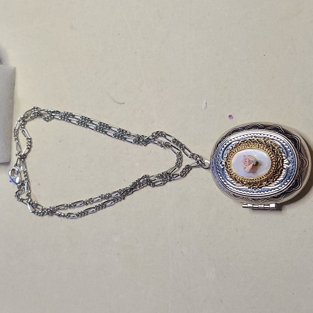 Locket necklace with bangle bracelet